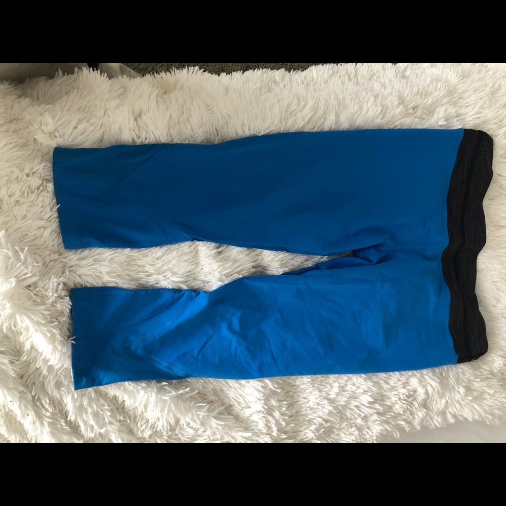 Lululemon blue Capri workout pants